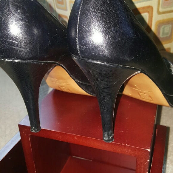 BLACK PUMP - Picture 4 of 5